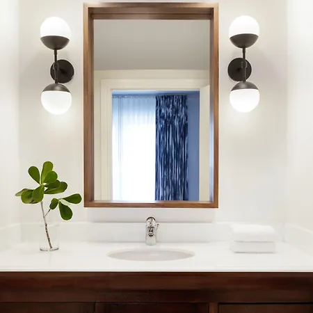 Kimpton Angler'S Hotel South Beach By Ihg Miami Beach Exterior photo A bathroom vanity